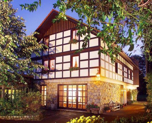Unser historisches Fachwerkhaus... Mitten im Grünen